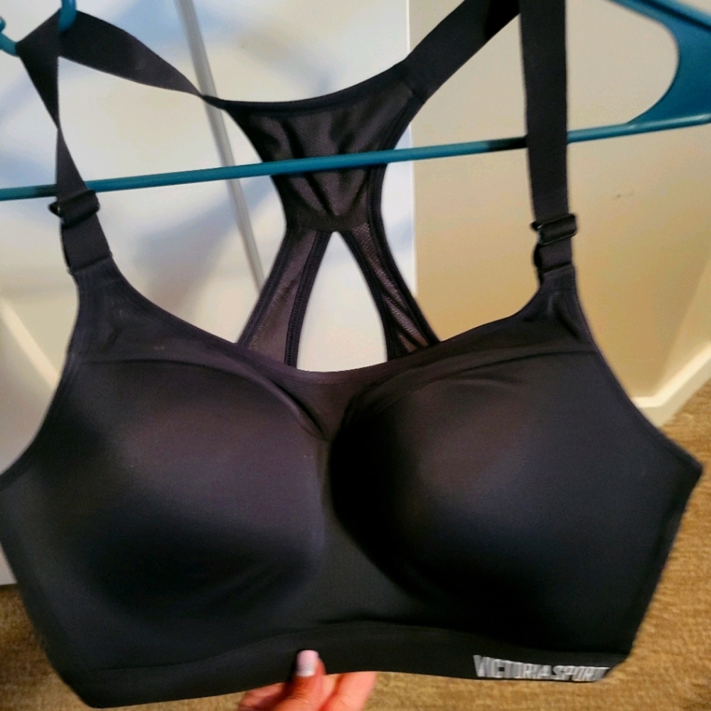 - VS sports bra